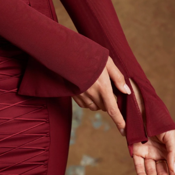 Deep red/ wine colored bodycon dress with long sleeves - Picture 3 of 5